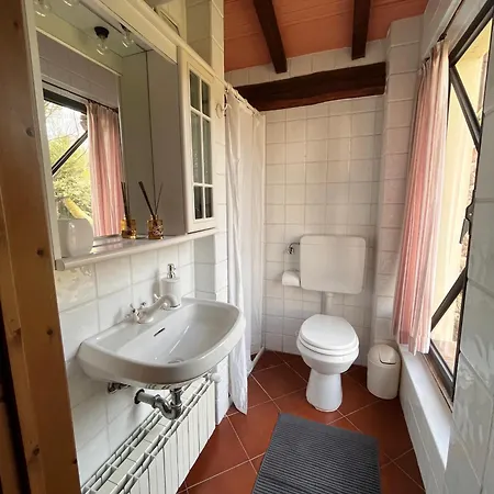 Casa Del Pino Bed & Breakfast Borgo a Buggiano